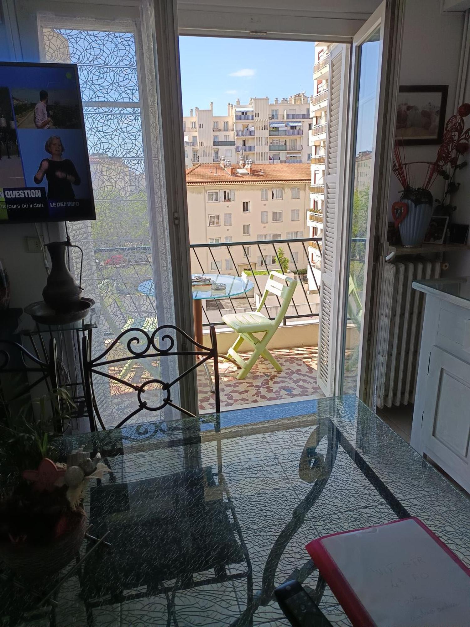2 Pieces Proche Aeroport Apartment Nice Exterior photo